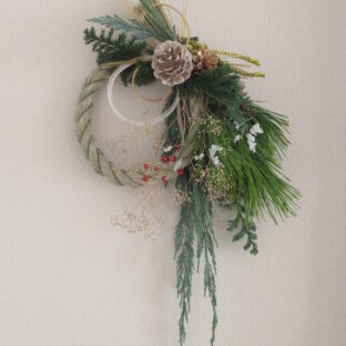 天然素材のしめ縄　(金松)