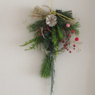 天然素材のしめ縄　(ちりめん飾り)