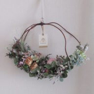優しいドライフラワーリース